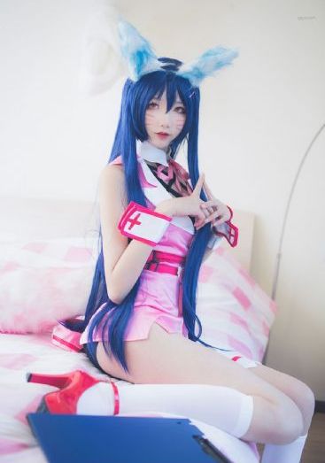 18禁美女黄网站色大片免费网站_十万网红美女美酱